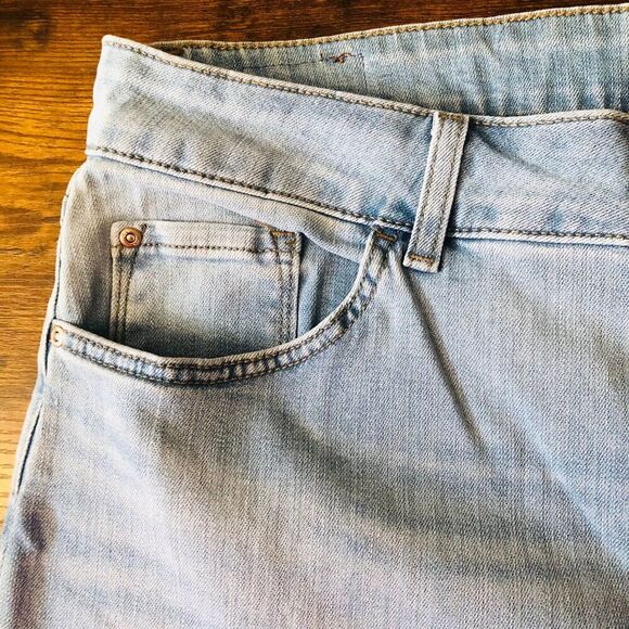 Lee Women's Plus Size 20W Medium Legendary Mid Rise Straight Leg Jean Anchor - Picture 8 of 9